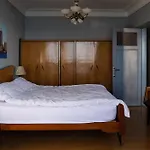 First Row Spacious Seaview Apartment