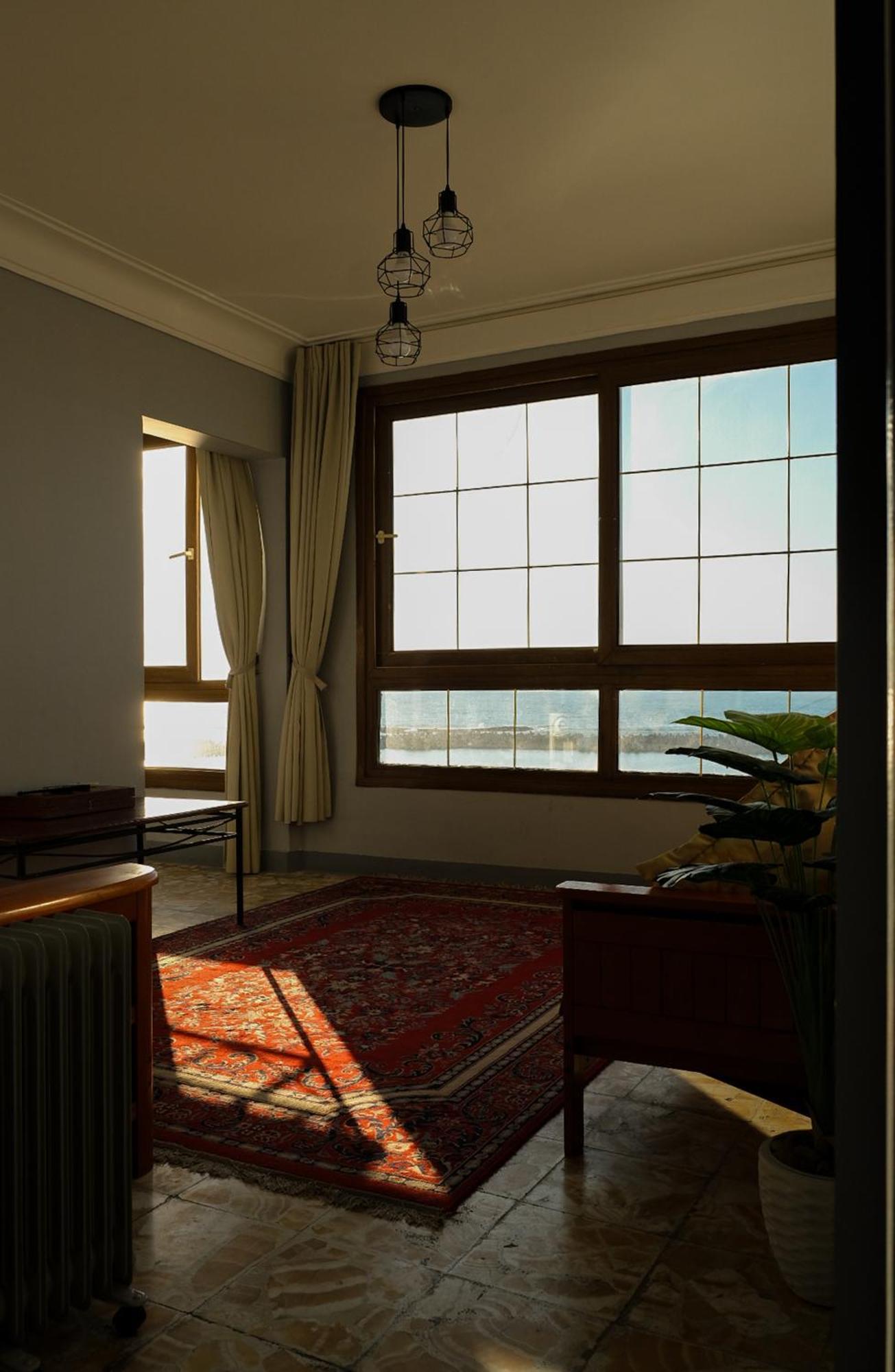 First Row Spacious Seaview *